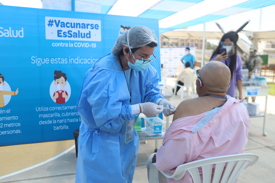 Ricardo Cuenca Perú ocupa el cuarto lugar en vacunación de países