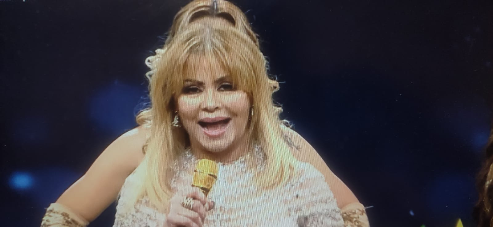 La Gran Estrella Gisela Valcárcel sorprende con nuevo look con el