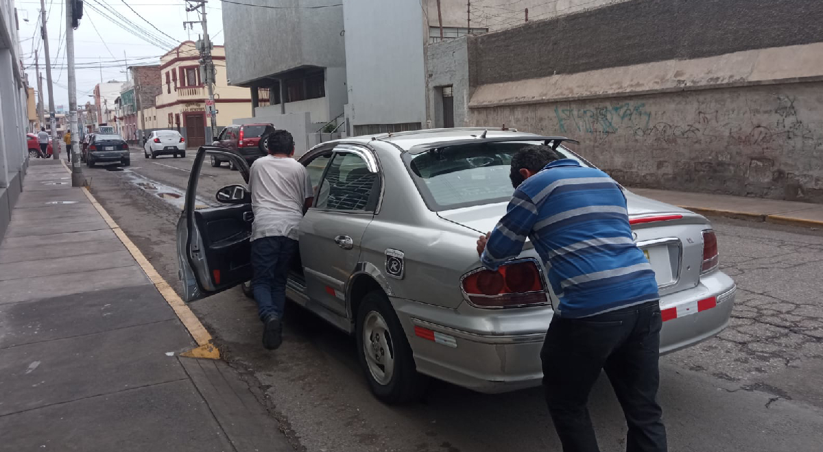 Paro Nacional Conductores Hacen Largas Filas En Grifos Para Comprar