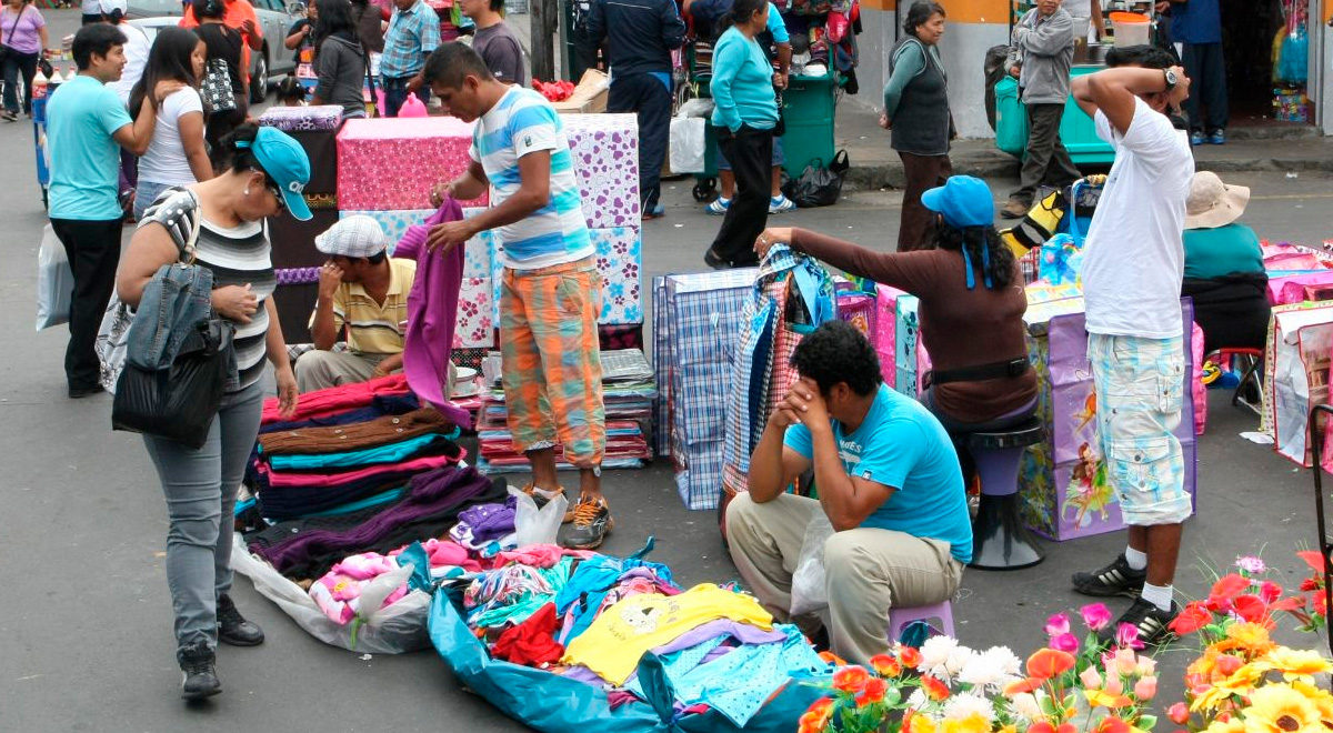 Cercado De Lima Vendedores Ambulantes Invaden Nuevamente La Zona De