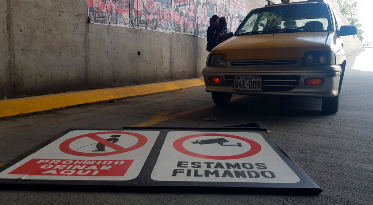 Arequipa Conductor Y Familiares Salvan De Morir Luego Que Letrero