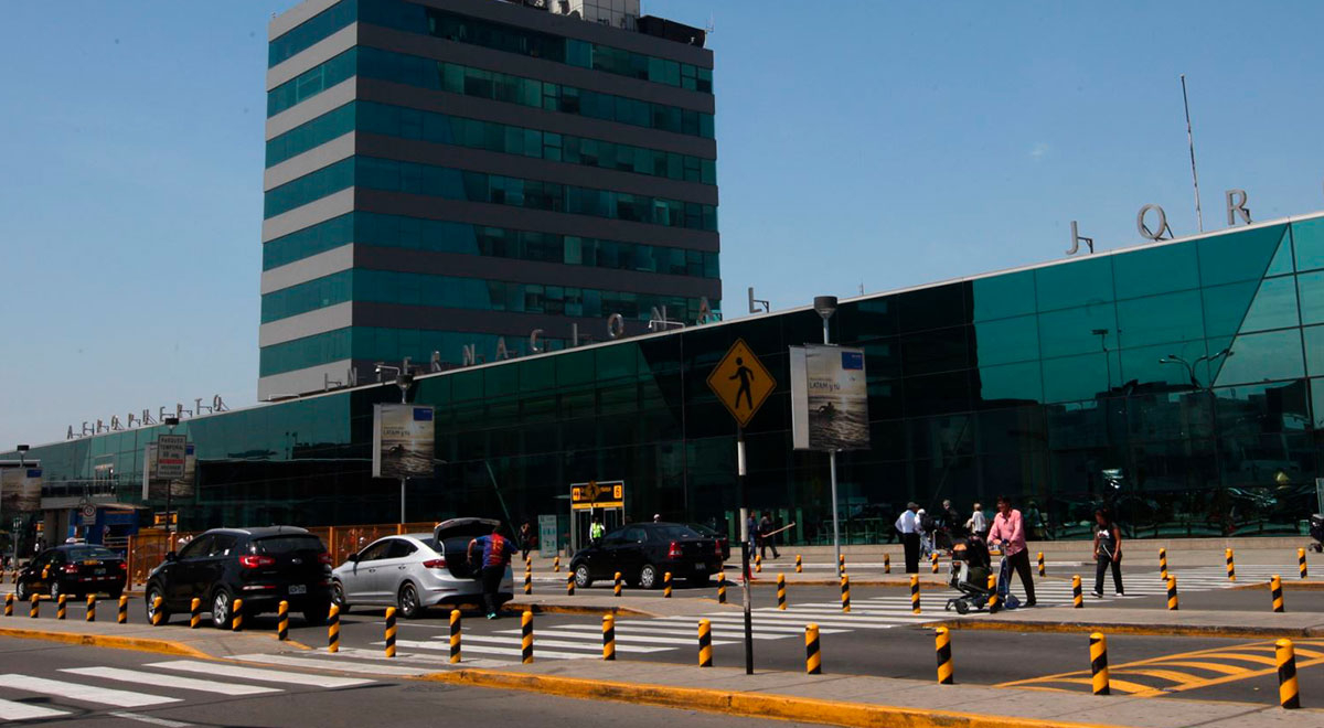 Aeropuerto Internacional Jorge Ch Vez Se Queda Sin Luz Y Suspenden