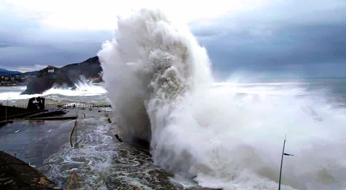 Combien de temps ça va durer ? Annonce inattendue de la marine concernant de fortes vagues au large des côtes du Pérou