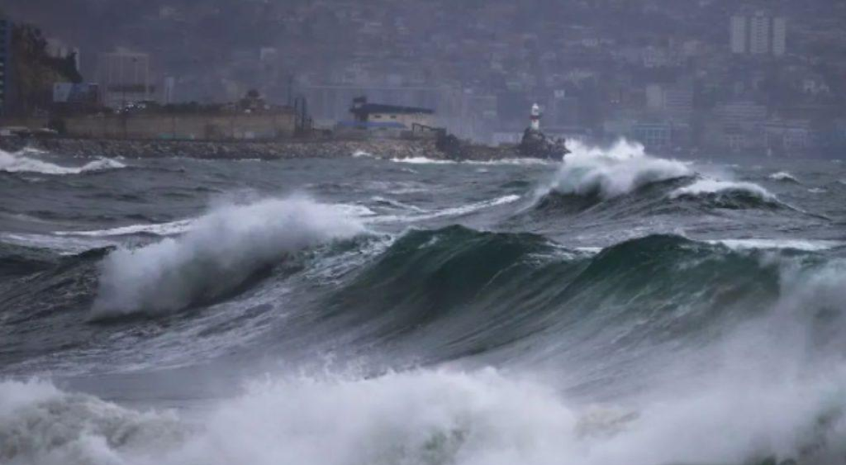 La marine confirme le retour des vagues anormales à partir du lundi 15 juin : Connaître les ports et les plages fermées