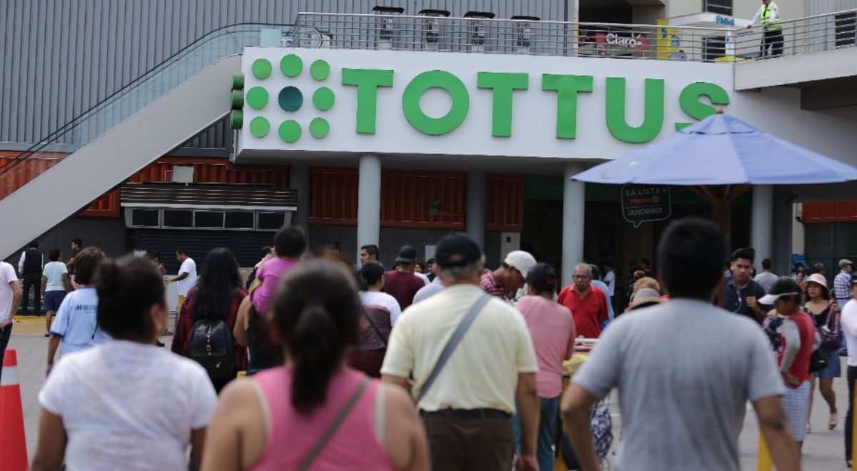 cuál es el horario de atención de Tottus, Plaza Vea y ...