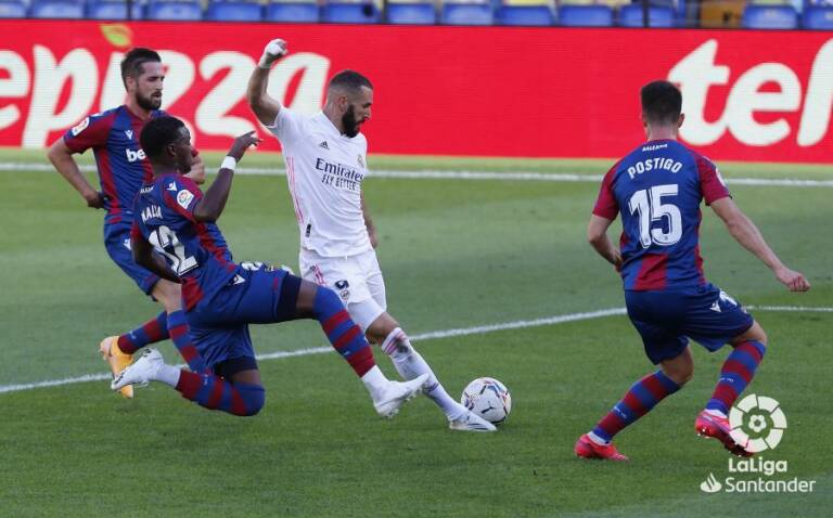Benzema anota en la victoria ante Levante y llega a los 250 goles en el ...