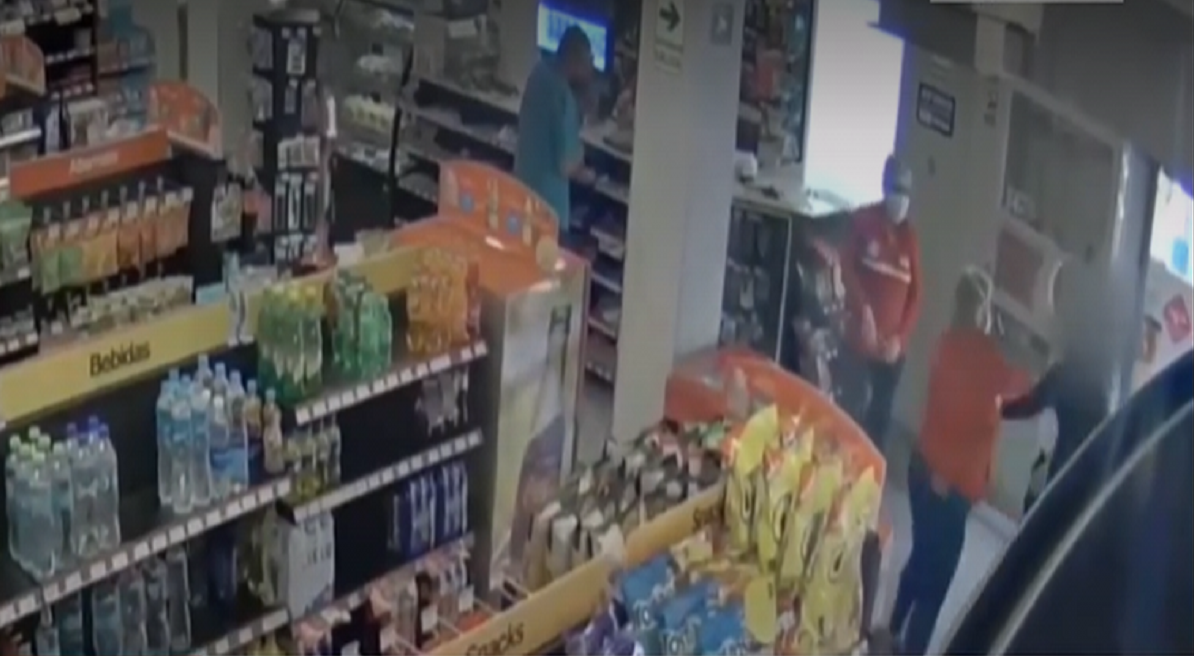 Callao: adolescentes roban minimarket en menos de 10 segundos [VIDEO ...