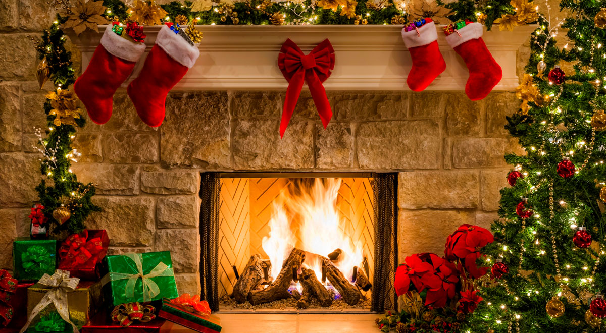 Decoración navidad 2020: cómo colocar una chimenea virtual en el