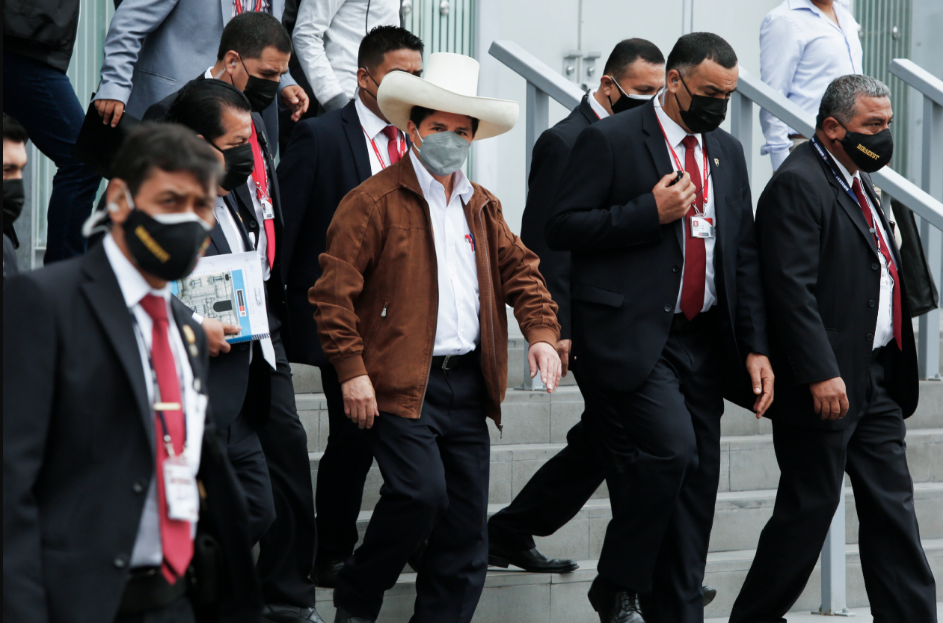 Perú Libre presenta proyecto de ley para reducir el sueldo de Pedro ...