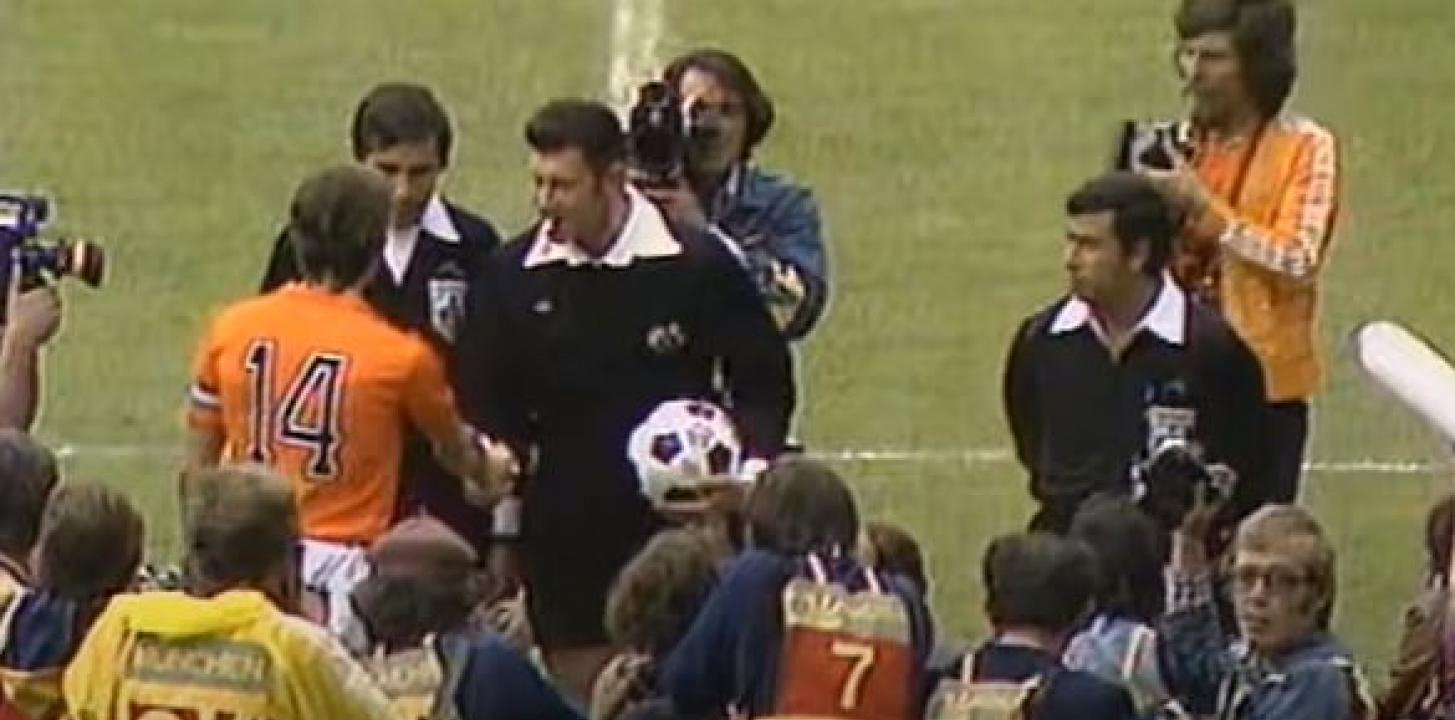 El balón de la final del Mundial 1974 será subastado por un equipo