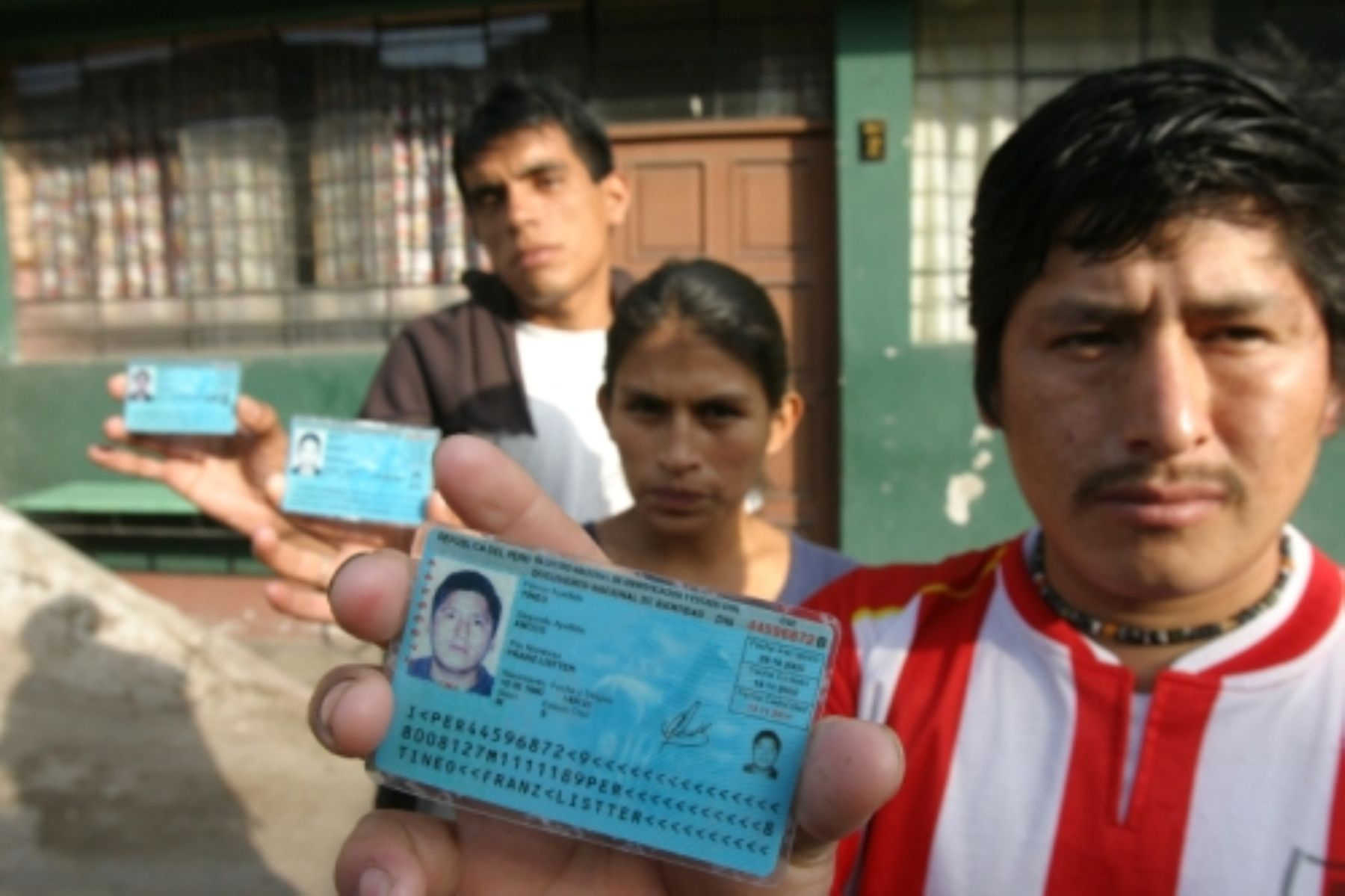 Reniec Conoce Cinco Cinco Diferencias Del Dni Electrónico Y El Azul El Popular 