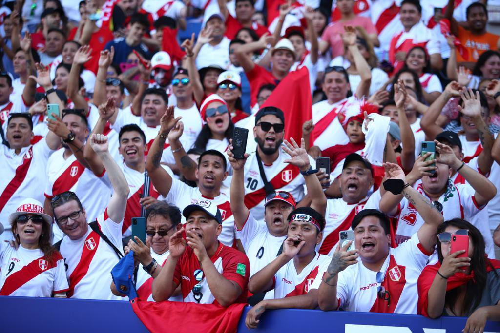 Perú Vs Nueva Zelanda | Selección Peruana: "Contigo Perú" Resuena En El ...