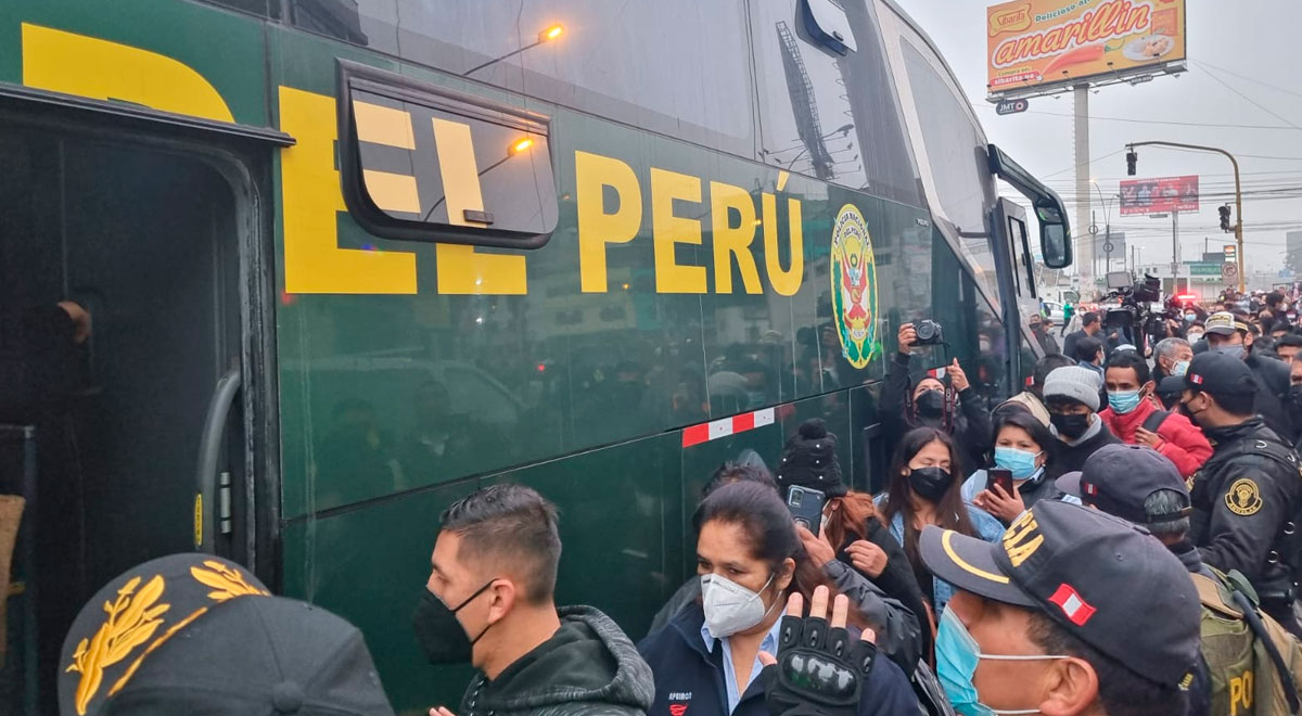 Paro De Transportistas En Lima Y Callao: PNP Dispone Bus En Puente ...