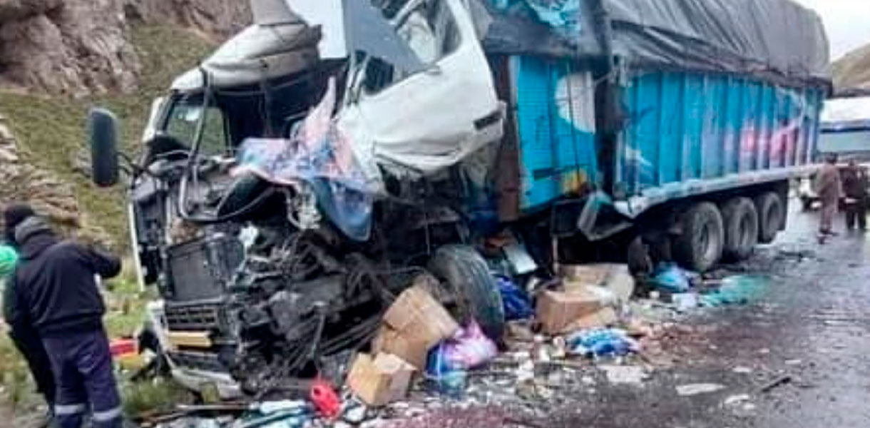 Junín: dos muertos y un herido deja violento choque entre un bus y un ...