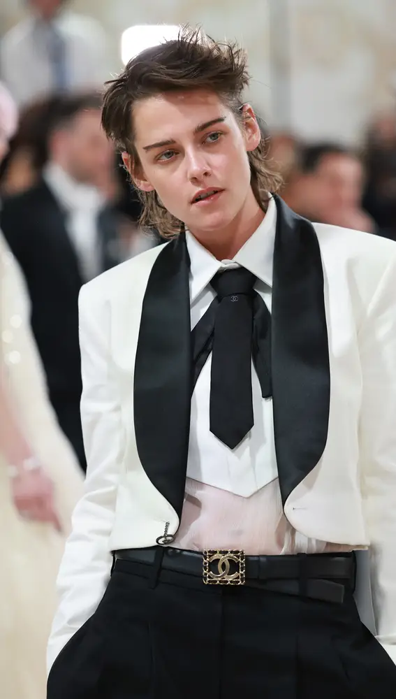 This was the new androgynous look of Kristen Stewart at the Met Gala