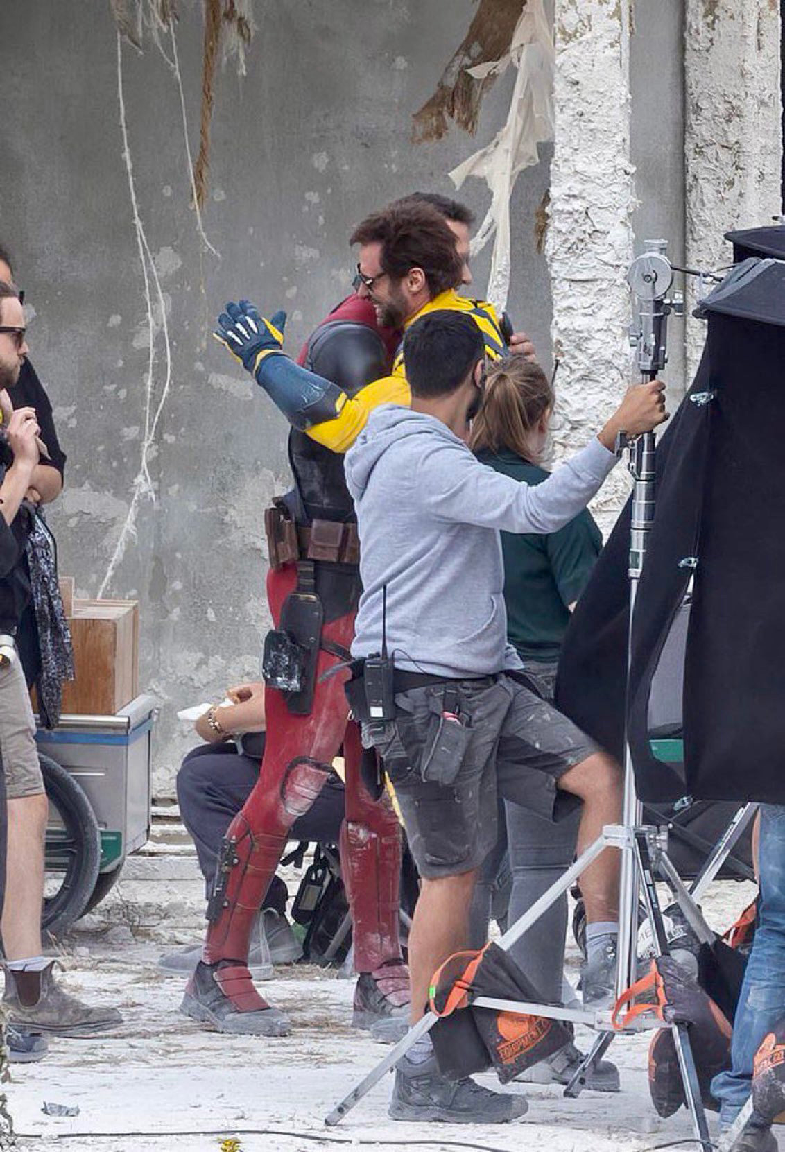 Deadpool 3: Imágenes filtradas del rodaje muestran a Ryan Reynolds con su  nuevo traje