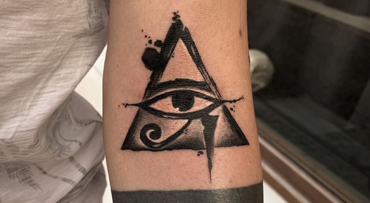 Descubre el poderoso significado del tatuaje Ojo de Horus o Udyat | El  Popular