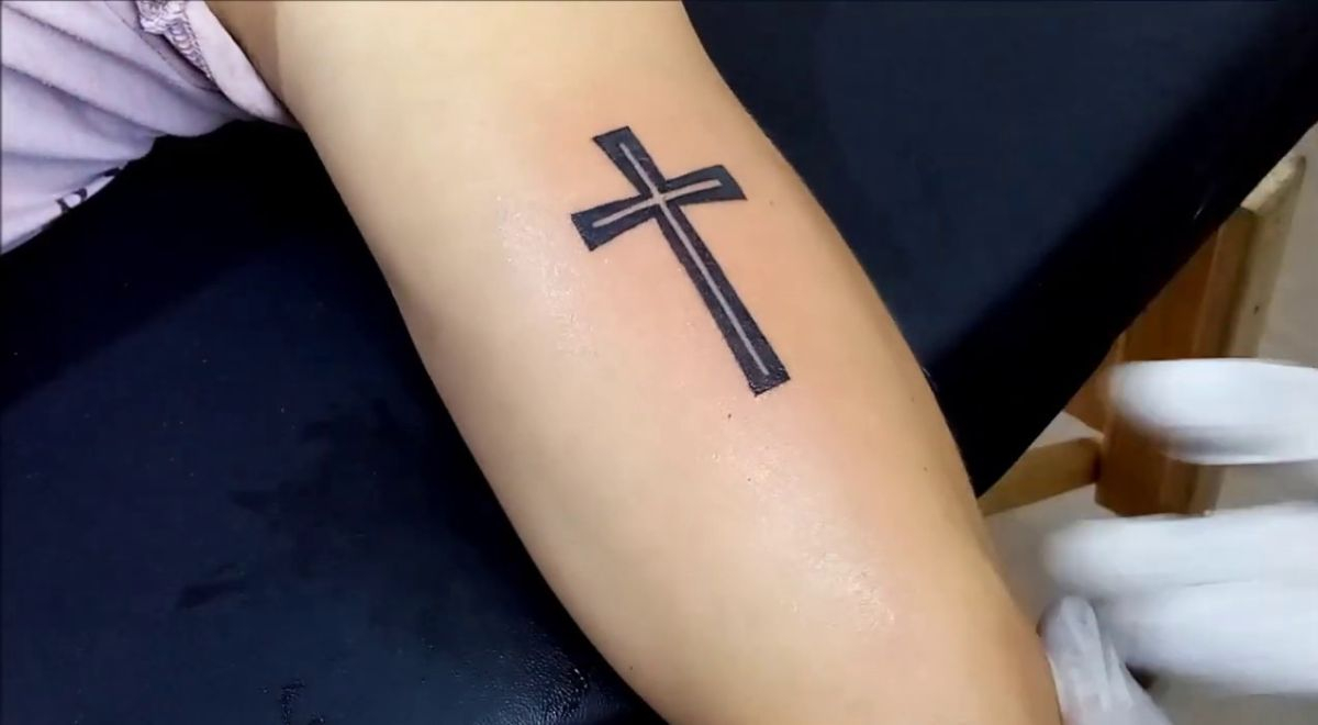 Conoce el significado de los tatuajes de cruz, símbolo de la fe | El Popular