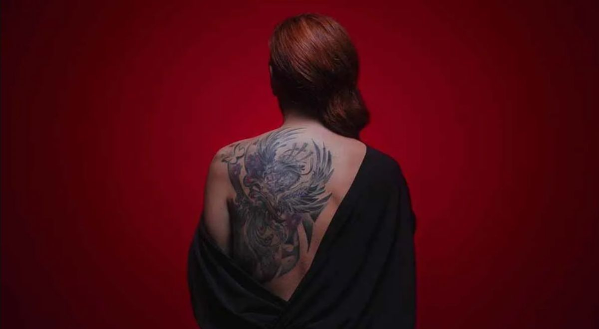 ¿Qué significa el tatuaje del Ave Fénix? ¿Luz o oscuridad?