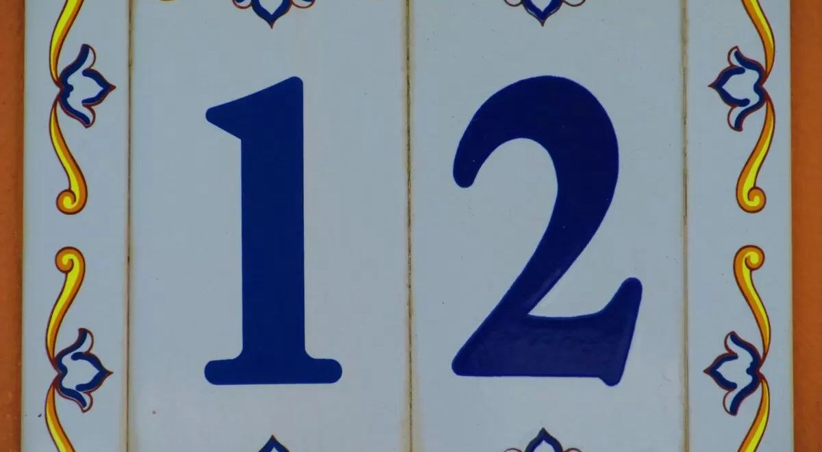 Número 12 y su influencia en la conexión espiritual