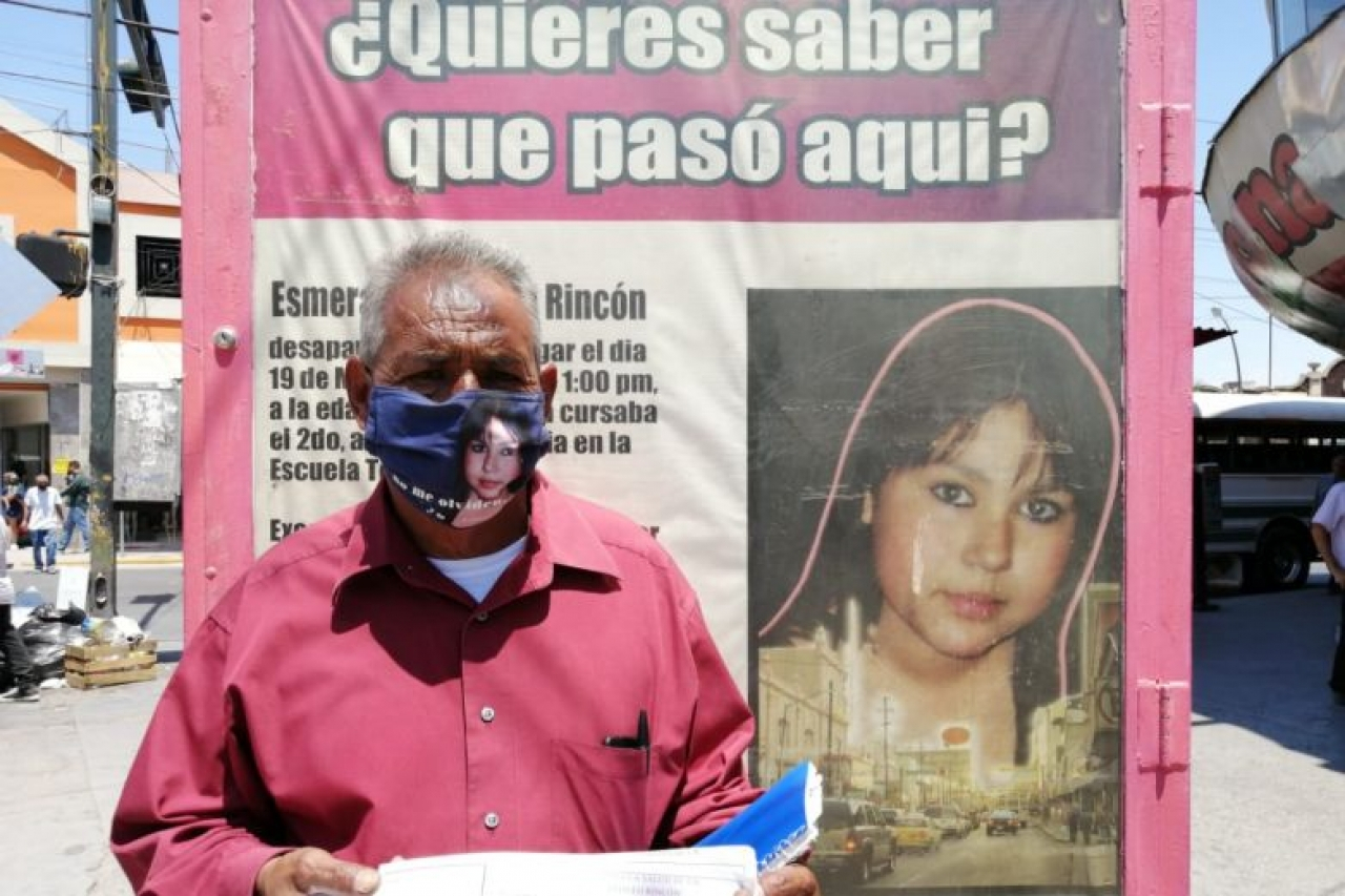 Padre de Esmeralda Castillo aún sale a protestar por su hija.