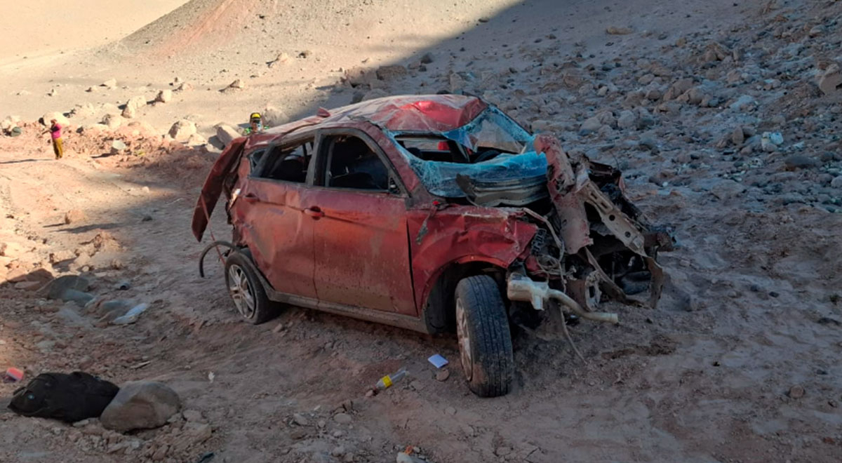 Arequipa: Despiste Y Volcadura De Camioneta En Panamericana Sur Deja 1 ...