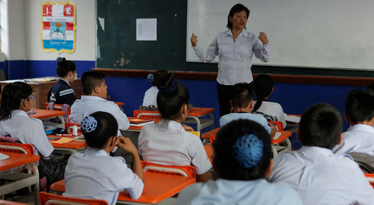 ¿Se suspenden las clases escolares este