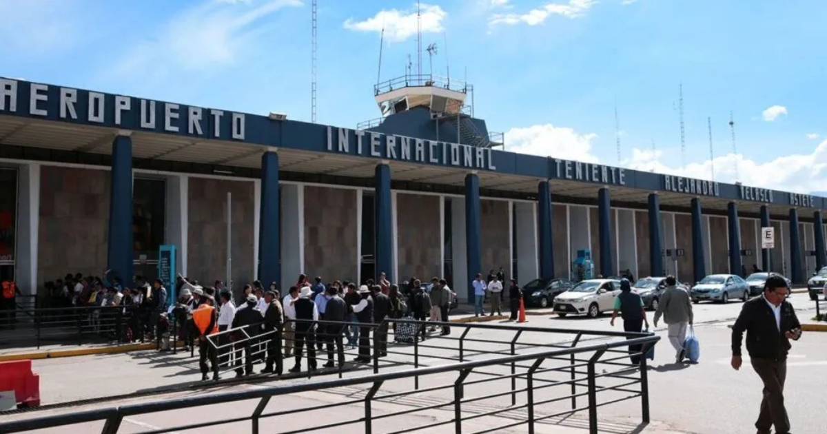 Aeroporto Internacional Alegandro Velasco Astet (porque)?