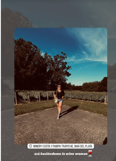 Amada jornalista morre após cair de um penhasco enquanto tirava uma selfie, revelou sua última foto comovente Amada jornalista morre após cair de um penhasco enquanto tirava uma selfie, revelou sua última foto comovente