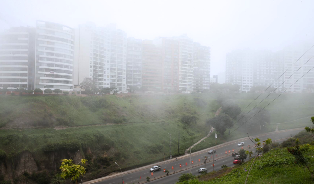 Natal frio em Lima? O policial reage a fenômenos climáticos surpreendentes em festas