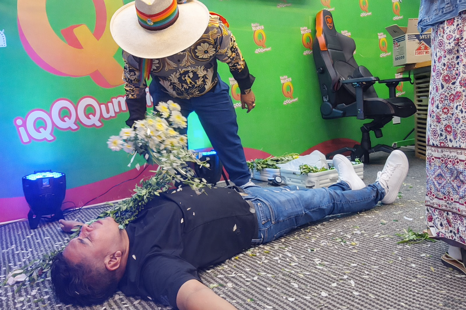 Edwin Sierra colocou as flores