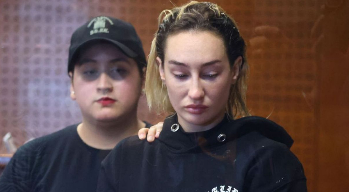 Amada cantora persegue homem de 23 anos no trabalho: mostra vídeo de momento chocante