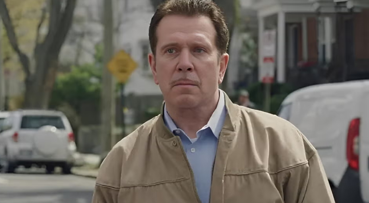 O querido ator morreu após ser pego no fogo e sua esposa foi queimada enquanto tentava salvá-lo