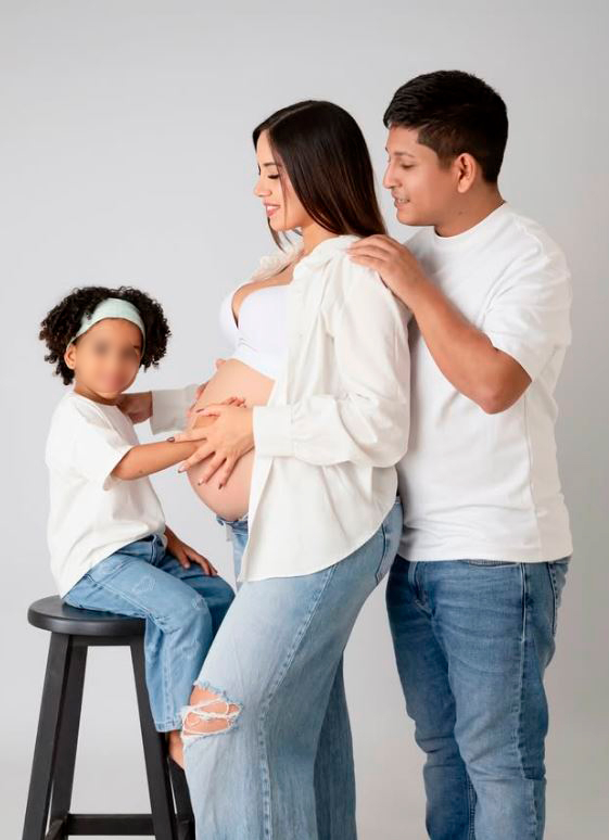 O namorado de Daringa Ramirez protagoniza uma emocionante sessão de fotos com ela e a filha de Jefferson Farfan.