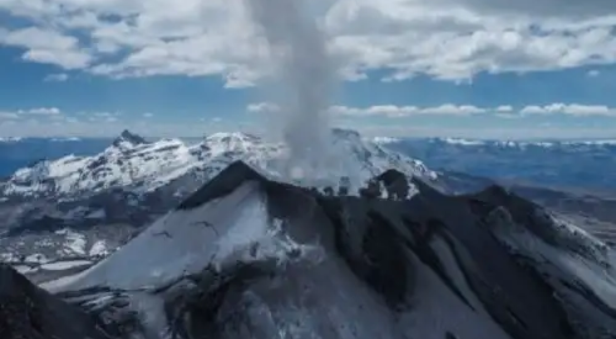 Acidente em Arequipa | Vulcão Sabangaya registra série de erupções: INDECI alerta para uso obrigatório de máscaras
