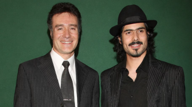 Após uma forte crise emocional, o querido ator cai do terceiro andar de seu apartamento, e sua família lhe deixa uma comovente mensagem: “Um momento muito difícil”.