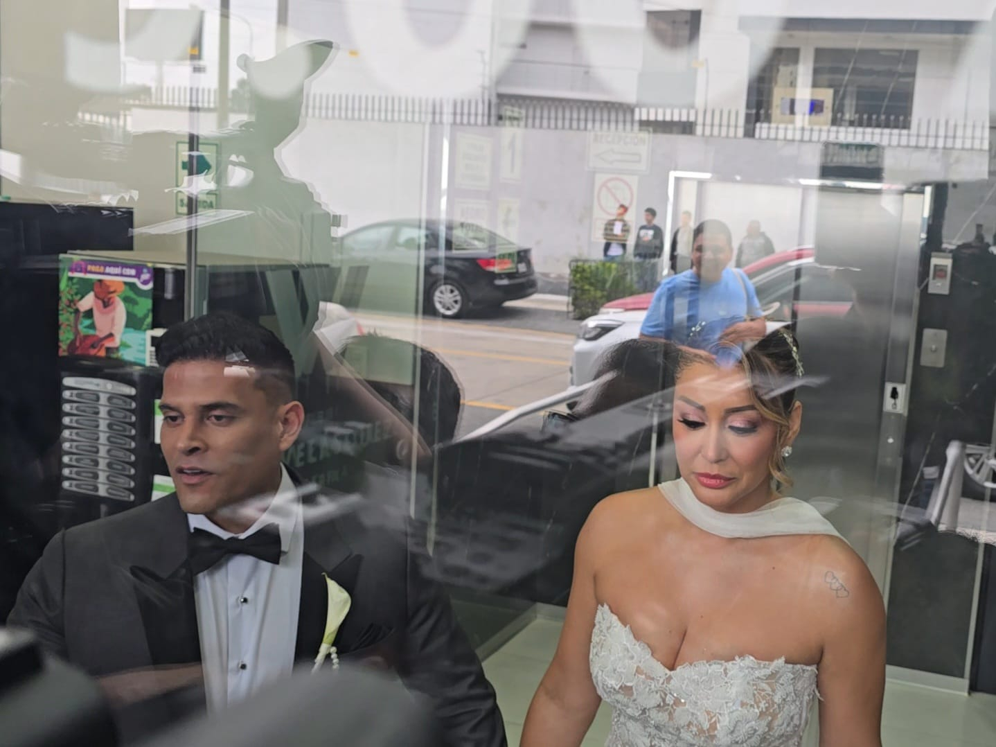 Christian Dominguez et Carla Tarazona disent oui chez le notaire de San Borja, ils sont désormais mari et femme Christian Dominguez et Carla Tarazona disent oui chez le notaire de San Borja, ils sont désormais mari et femme